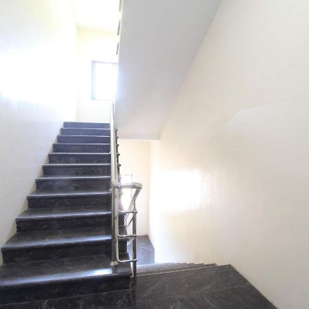 E S Residency Hotel Theni Esterno foto