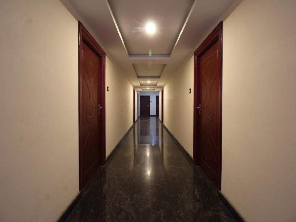 E S Residency Hotel Theni Esterno foto