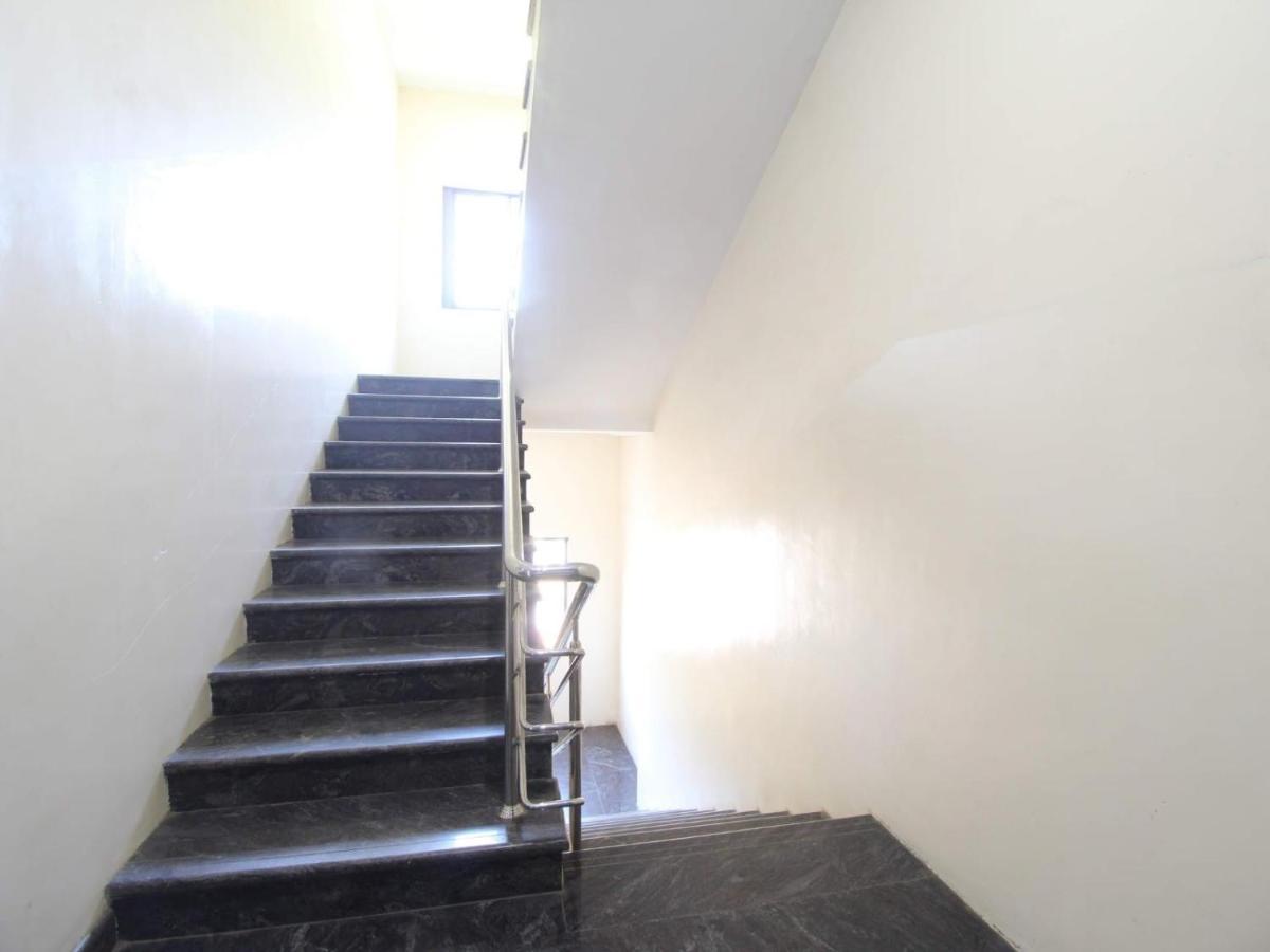 E S Residency Hotel Theni Esterno foto
